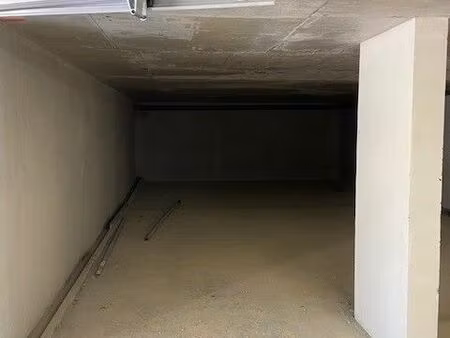 parking double à cimiez