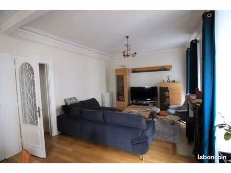 appartement 65 m² et son garage fermé