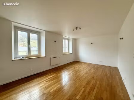 bel appartement f2 avec parking privatif la bresse