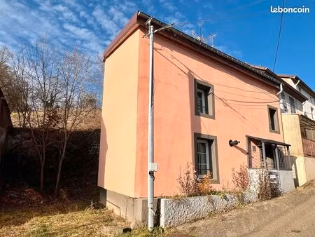 la petite-raon tb maison mitoyenne 3p 79 m2 sol (67 m2 habitables) années 1900 entièrement