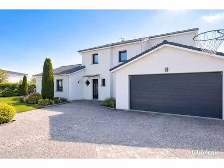 chalet 7 pièces 185 m²