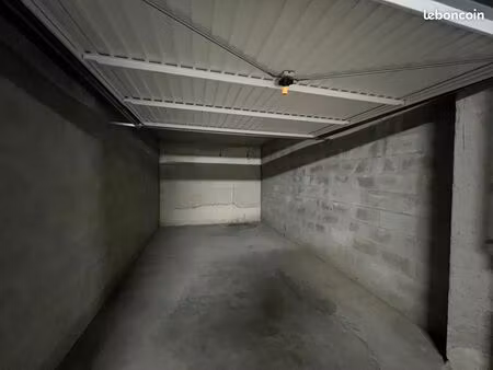 garage en sous-sol - sécurisé - cannes