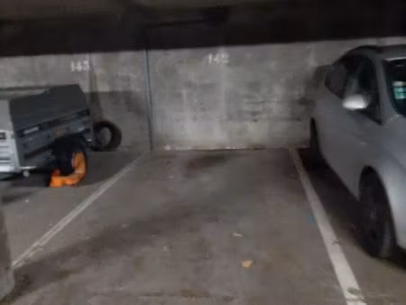 location emplacement de parking à massy