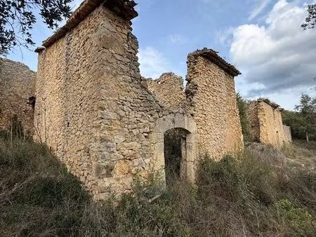 ferme fortifiée à rénover