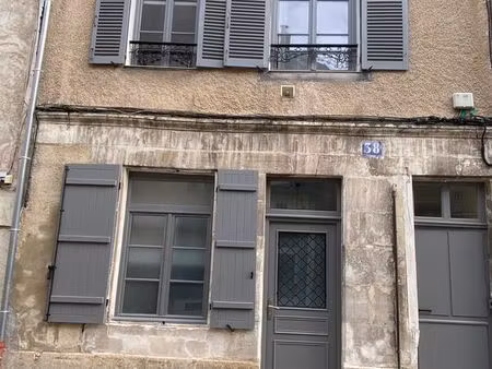 maison de ville en duplex entièrement rénovée