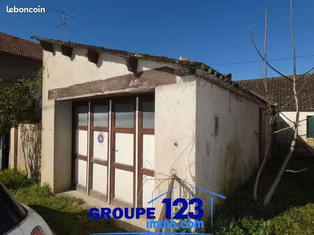 parking/box 17 m² laroche-saint-cydroine