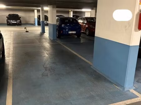 levallois-perret – place de parking à louer  rue jean gabin (proche métro pont de levalloi