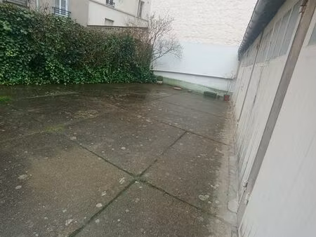 box fermé à louer – quartier huissiers - idéal stockage/destockage