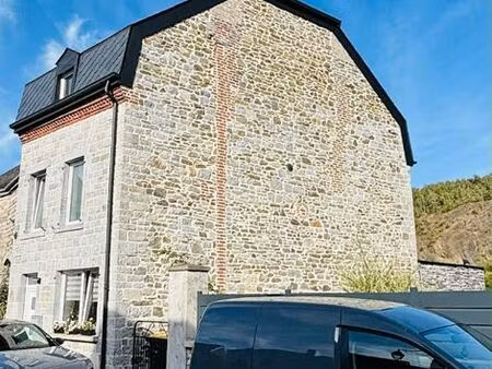 belle maison en pierre