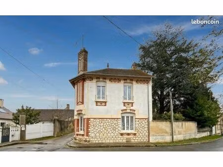 maison de caractère villeneuve la guyard