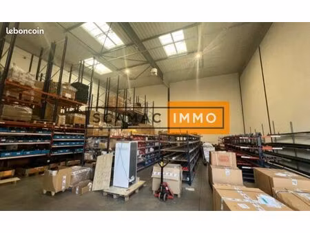 local industriel 680 m²