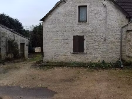 maison d’habitation à rénover avec dépendances