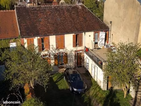 immeuble 8 pièces 165 m²