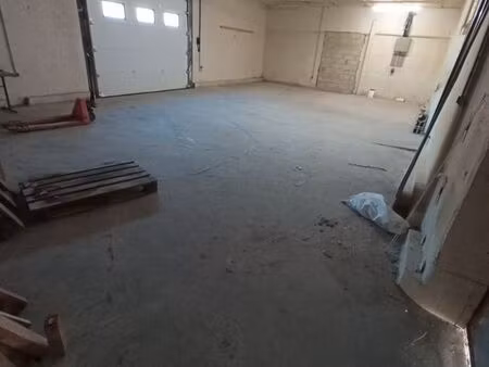 entrepôt hangar ou stockage