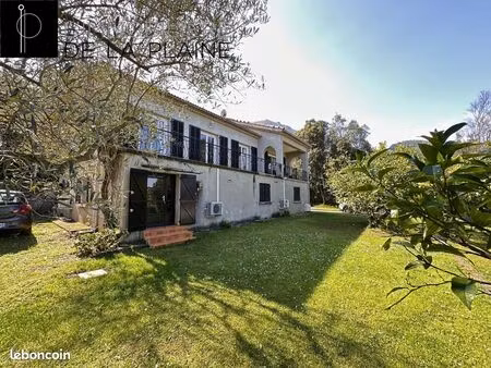 appartement 5 pièces 151 m²