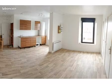 appartement type t3 avec cour commune