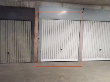 parking - box fermé - garage sous-terrain sécurisé