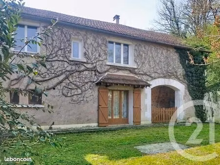 ferme 7 pièces 211 m²