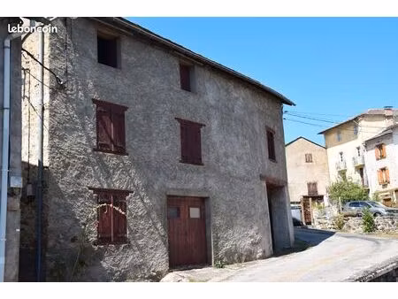 grange 4 faces à rénover