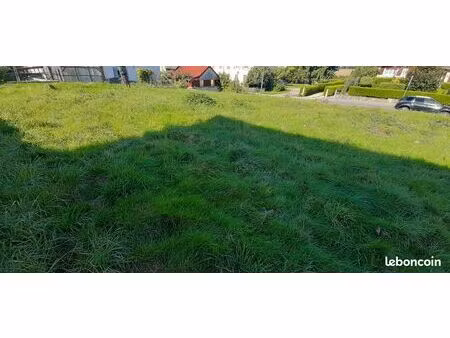 très beau terrain viabilisé