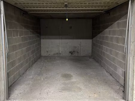 box 12 5m2  epinay sur seine à 200m d’enghein