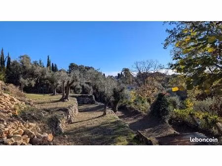 terrain 1 800 m² roquefort les pins