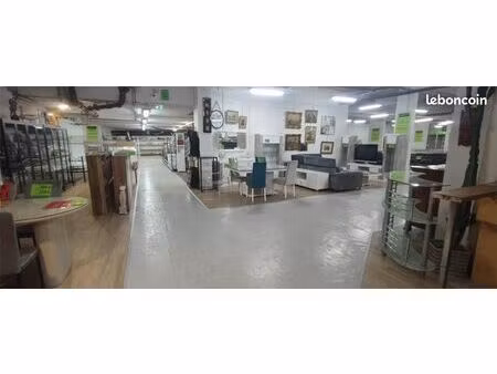 boutique 1300 m² creteil