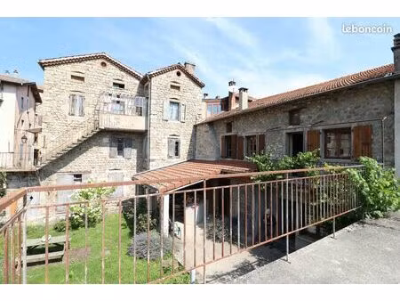 maison 10 pièces 259 m²