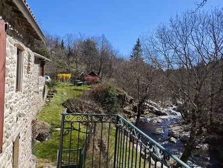 maison de caractère en bord de rivière  2 logements indépendants