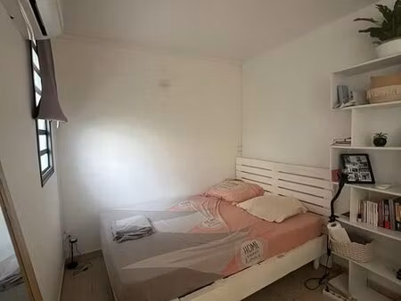 jolie f2 meublée avec jardin et terrasse à 680 euros toute chargecomprises(inclu eau  élec