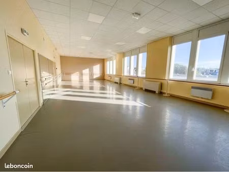 local commercial 215 m²