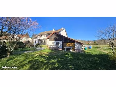propriété 11 pièces 242 m²