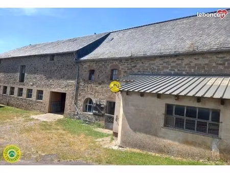 ferme 3 pièces 900 m²