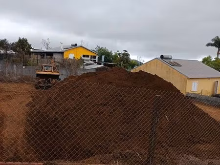 terrain plat semie viabilisé