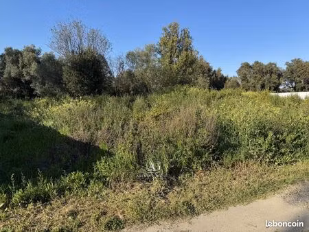 terrain 931 m² solaro