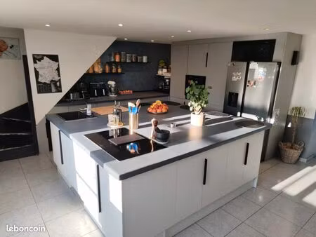 maison t7 ou maison t4 et appartement t3