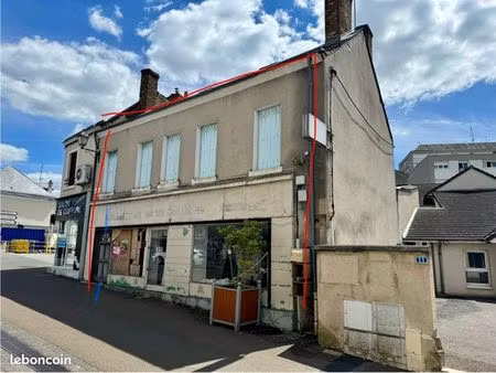 immeuble avec local commercial et appartement à rénover – centre-ville de vierzon