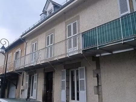appartement à louer a vic sur cere