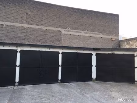 box fermé en surface  ivry/seine