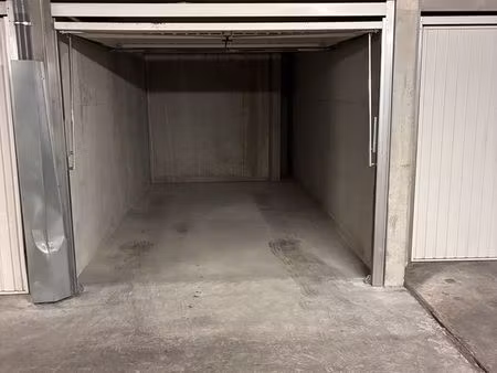 parking/box 13 m² marseille