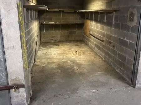 garage individuel + électricité – affaire rare à saisir - cause départ - 13003 - bd de str