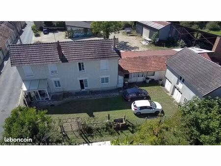 maison avec terrain de 5641 m²