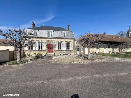 propriété 8 pièces 445 m²