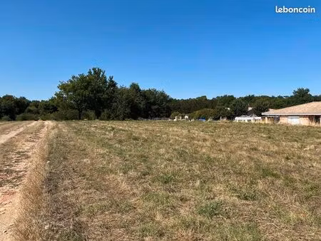 terrain 2 256 m² mirambeau