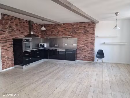 t3 lumineux en duplex – centre saint-girons