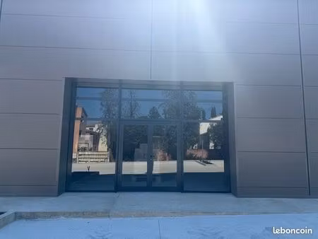 local commercial brut