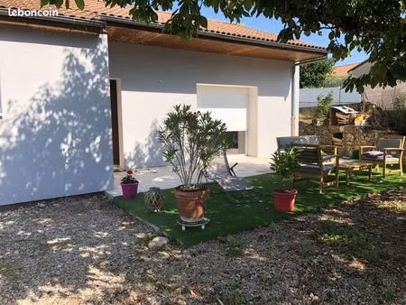 aguessac - maison individuelle f3 de 80 m² avec jardin et garage