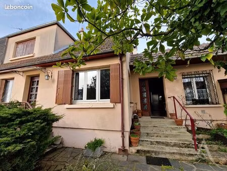 maison 6 pièces 93 m²
