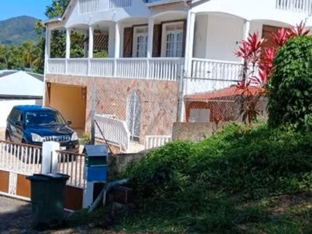 maison avec dépendances