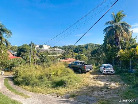 terrain 585 m² le gosier